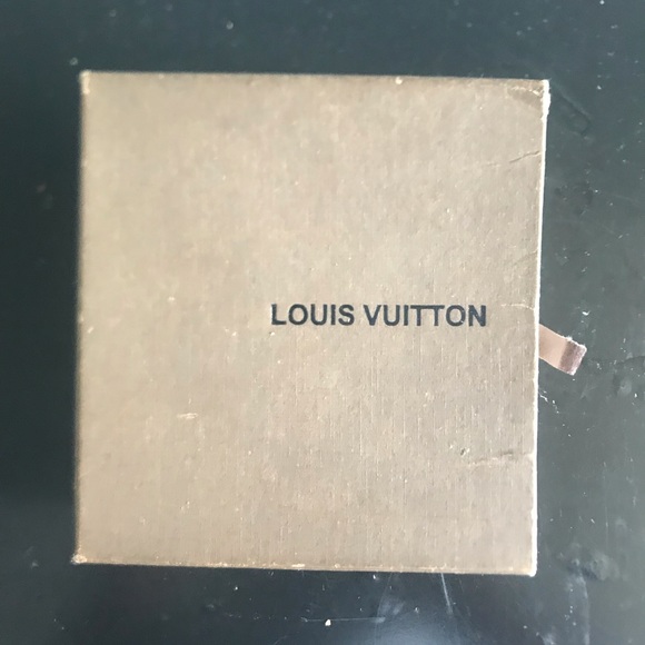 Authentic Louis Vuitton belt... Originally 500$ - Picture 1 of 7